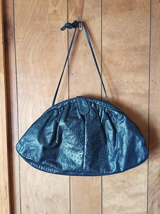 Vintage Navy Blue Ostrich Embossed Leather Crescent Shoulder Bag Clutch 70s 80s - Picture 2 of 5